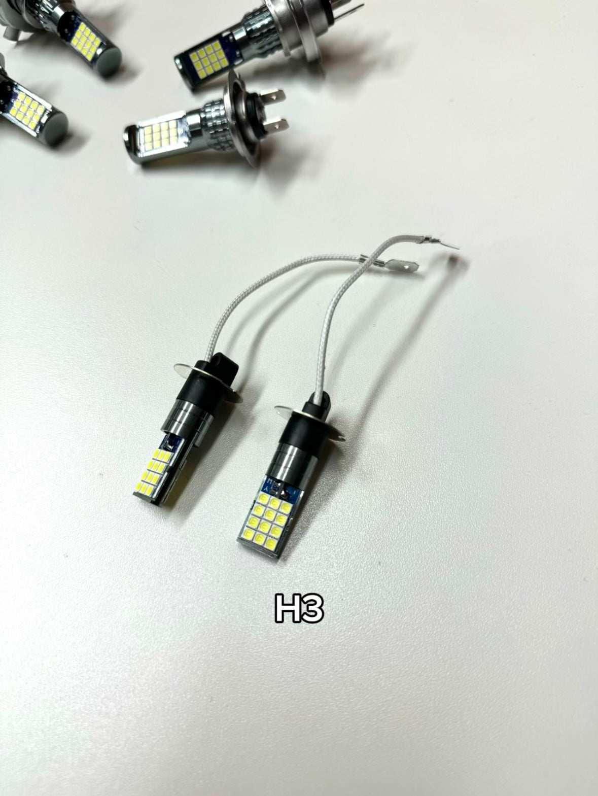 H1, H3, H4 or H7 white, yellow or pink Strobe LEDs