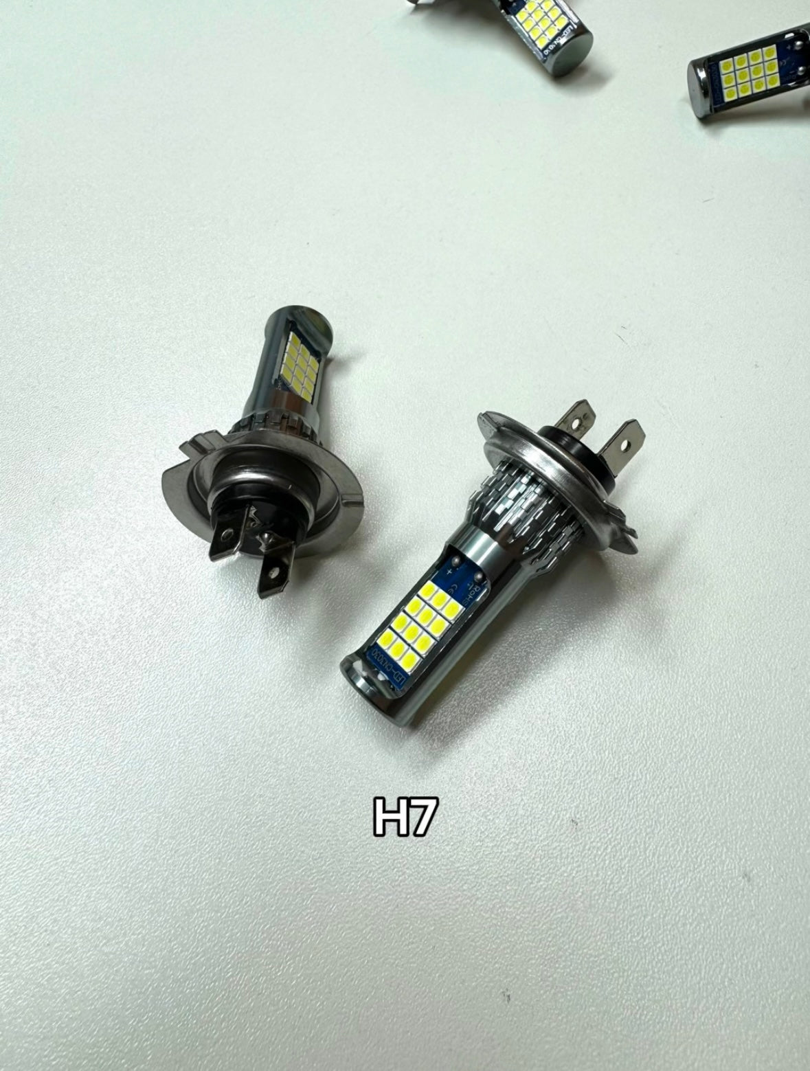 H1, H3, H4 or H7 white, yellow or pink Strobe LEDs