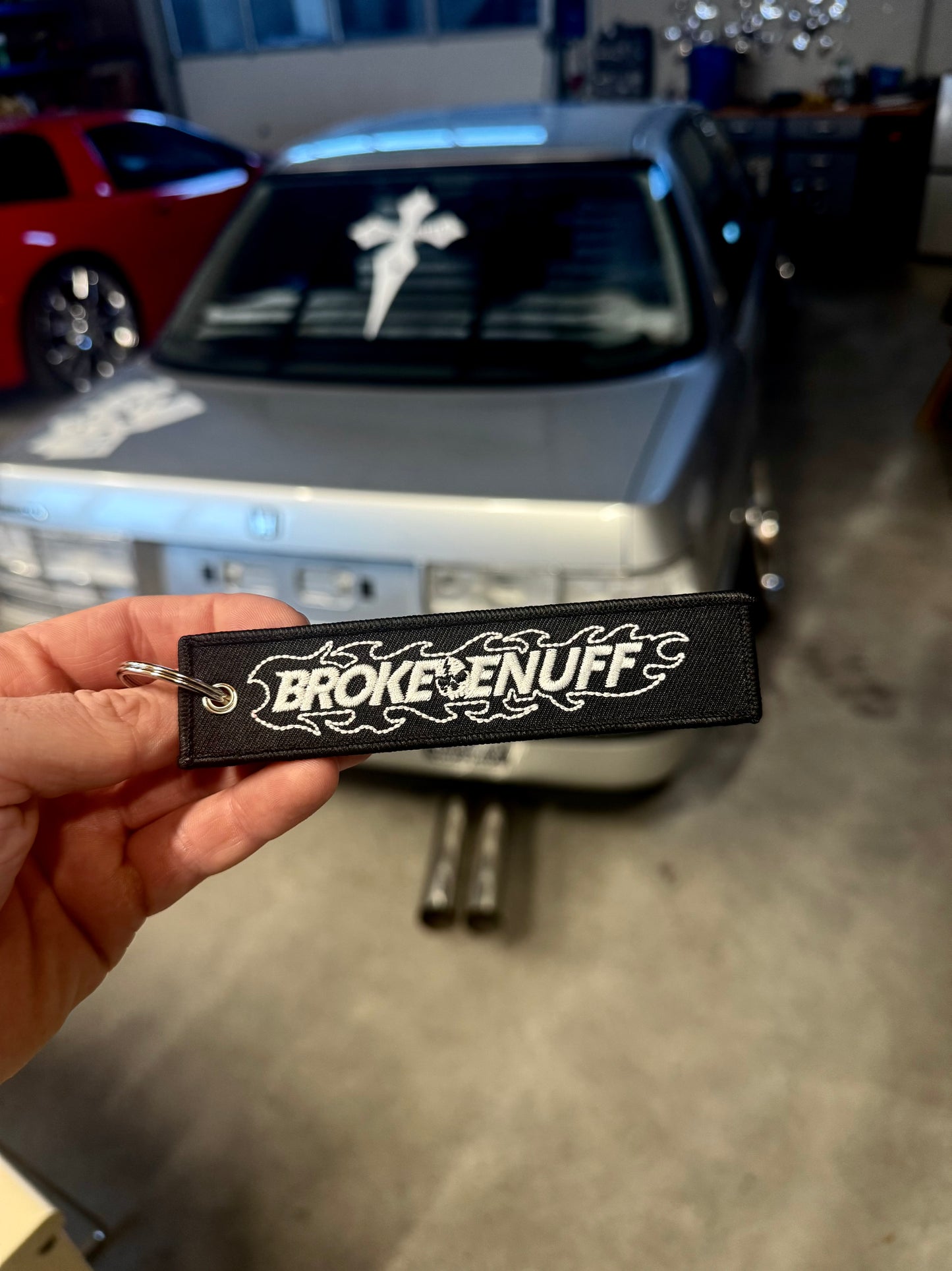Brokeenuff Skull Jet Tag