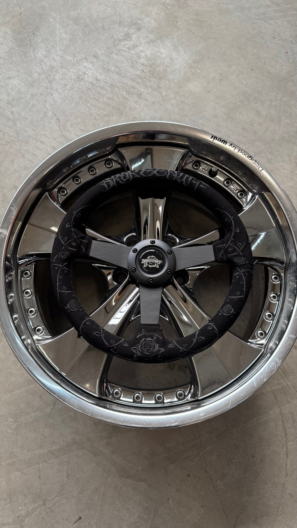Black Thorns and Roses Steering Wheel (Flat Version)