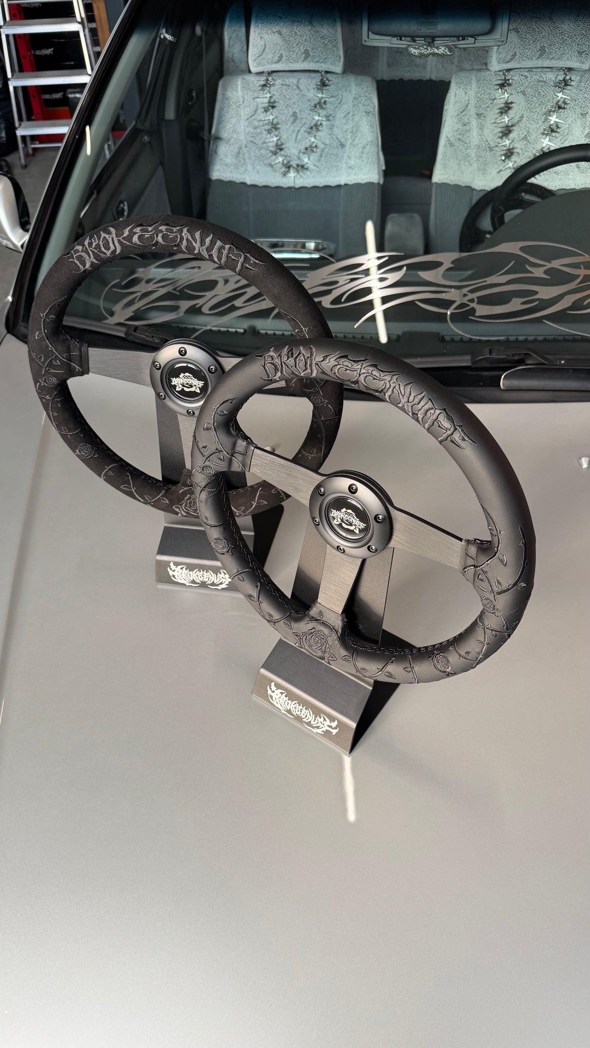 Black Thorns and Roses Steering Wheel (Flat Version)