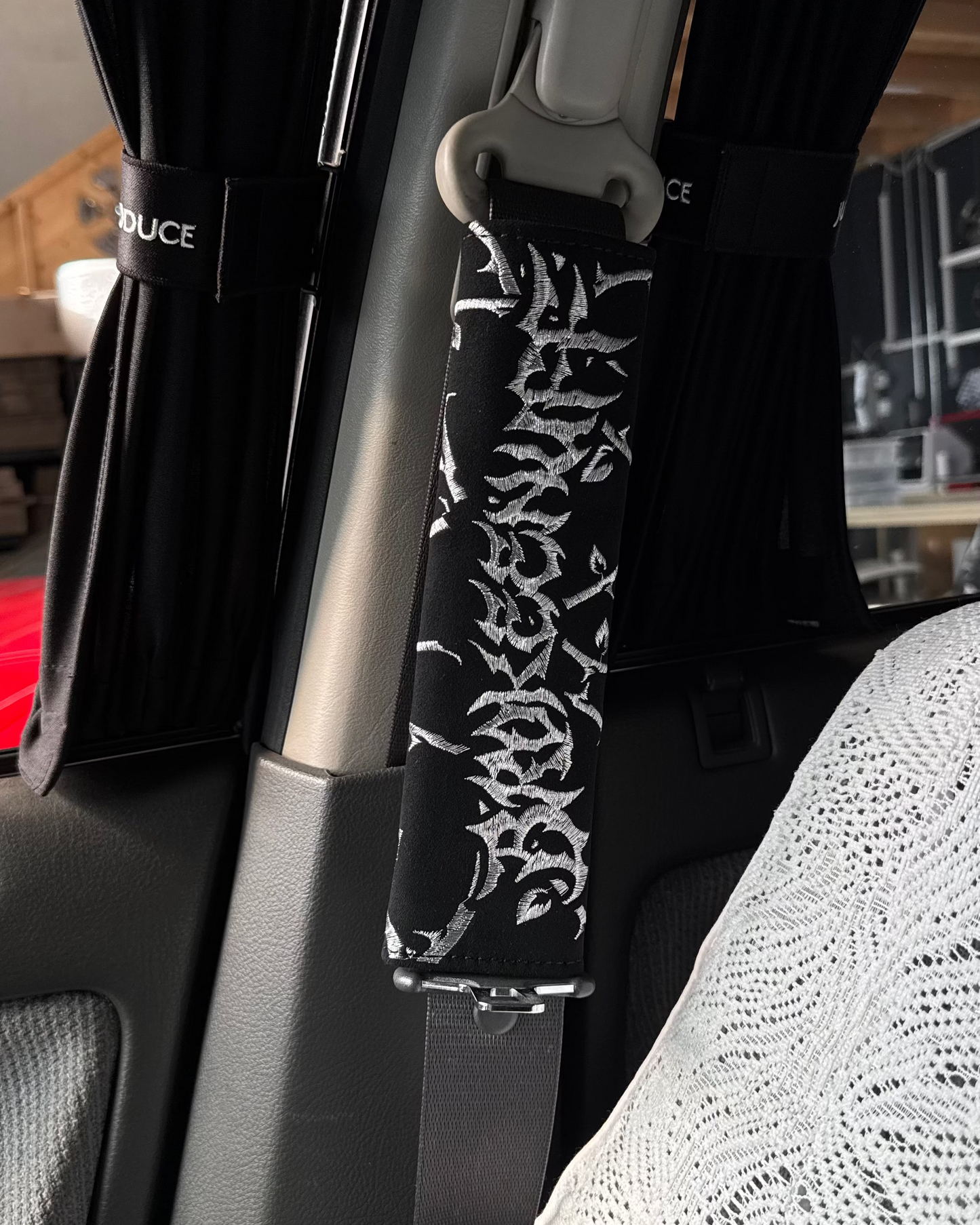 Thorns Seatbelt Covers