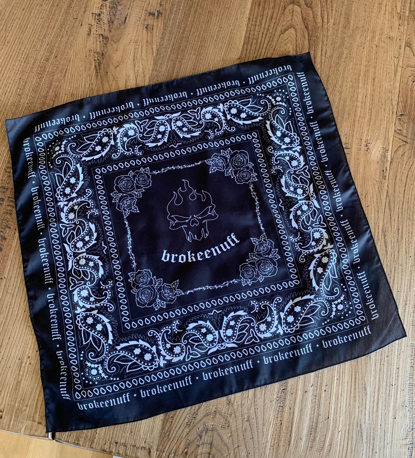 Burning Skull Bandana black